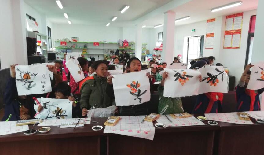 脱贫攻坚 yl6809永利创新公司捐建麻格同村“儿童世界」佚式开园